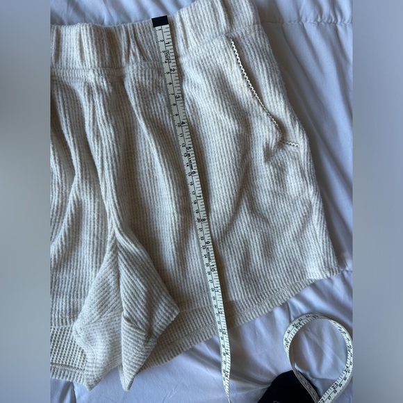 Cream Aerie Tank and Shorts - Picture 7 of 9